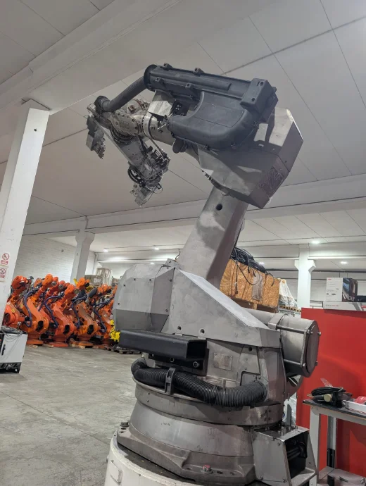 KUKA KR 240 Foundry · Manipulación de piezas calientes